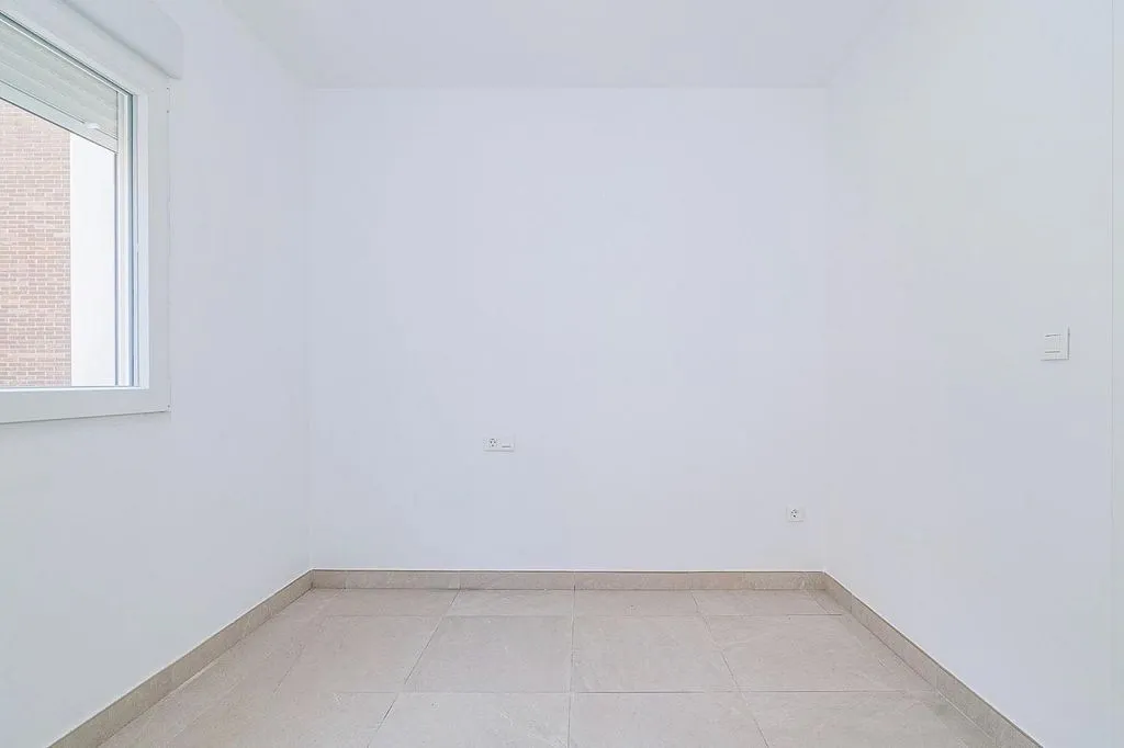 Pièces - Modern Flat with South-Facing Views in Atarfe Centre