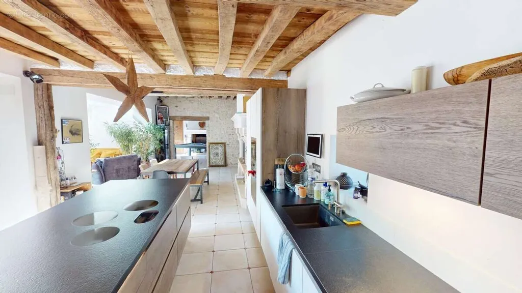 Cucina - Elegant House with Pool in Saint-Denis-En-Val