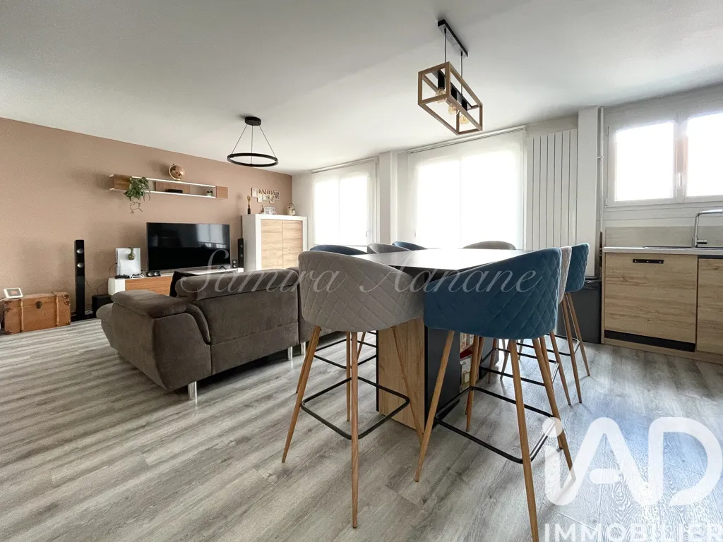Sala da pranzo - T4 Apartment with Balconies in Rueil-Malmaison