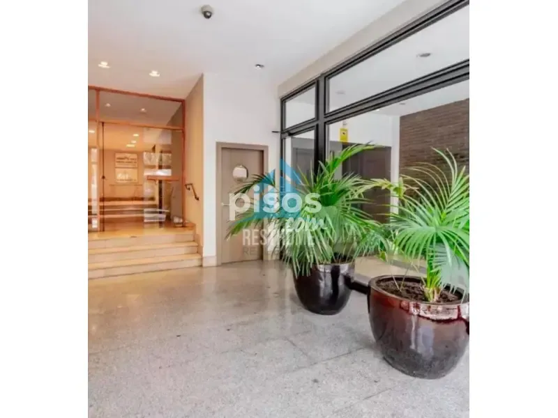 Entrée - Modernised Apartment with Views in Recoletos