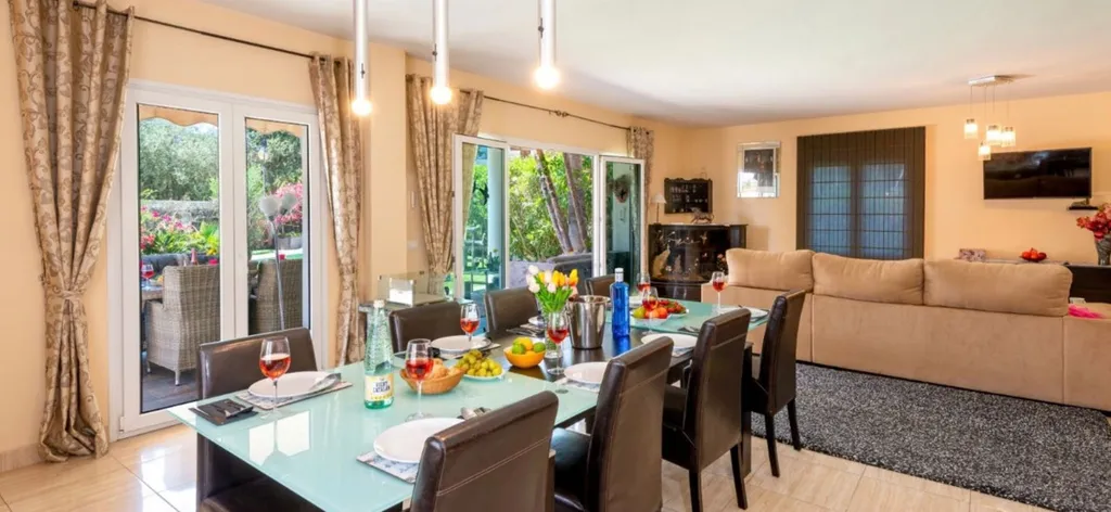 Söögituba - Chalet with Pool and Terrace in Campo de Mijas
