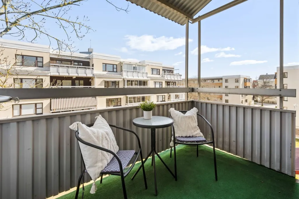 Balcone - Open-Plan Flat with Balcony in Kista