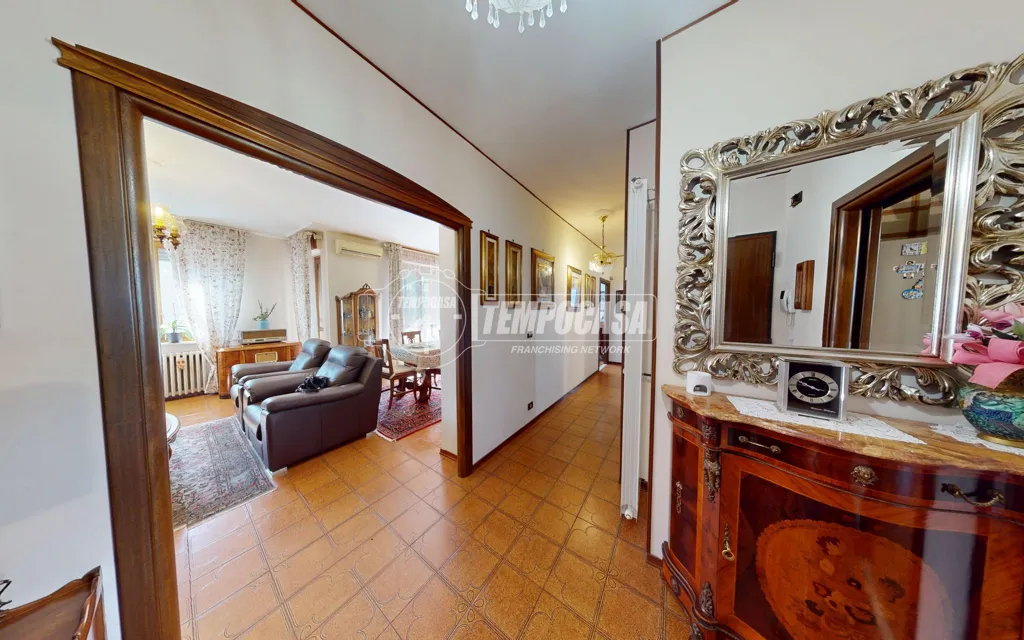 Hallway - Apartment with Garden in Rivarolo Canavese