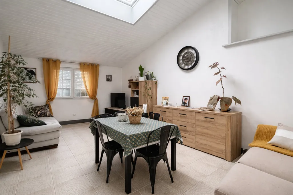 Salle à manger - Maison avec Jardin et Garage à Andilly