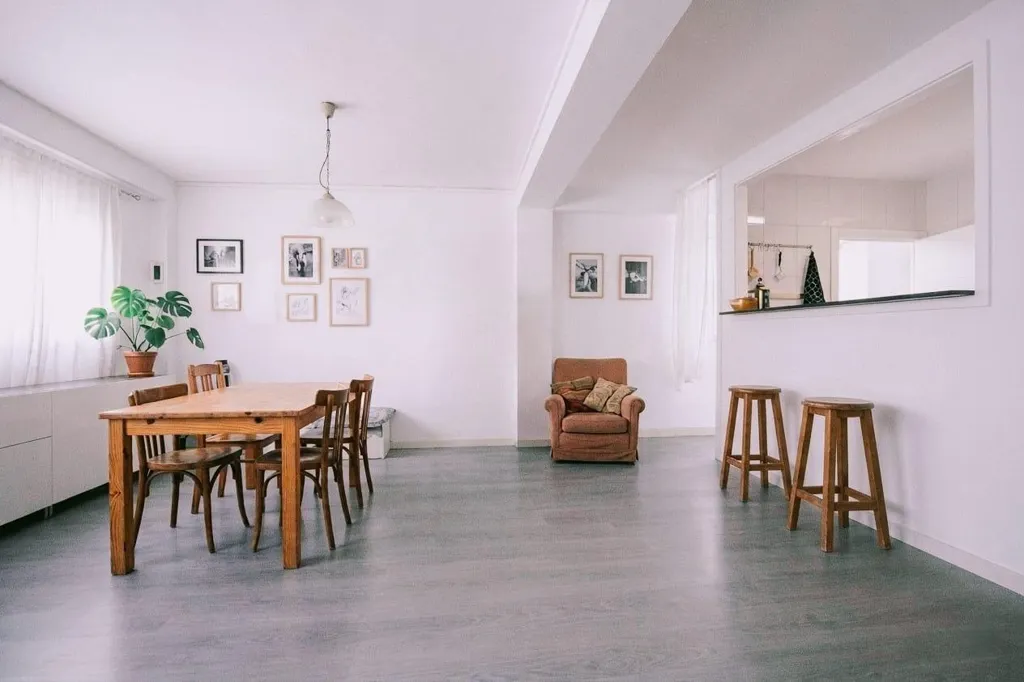 Sala da pranzo - Refurbished Flat with Central Heating in Llefià