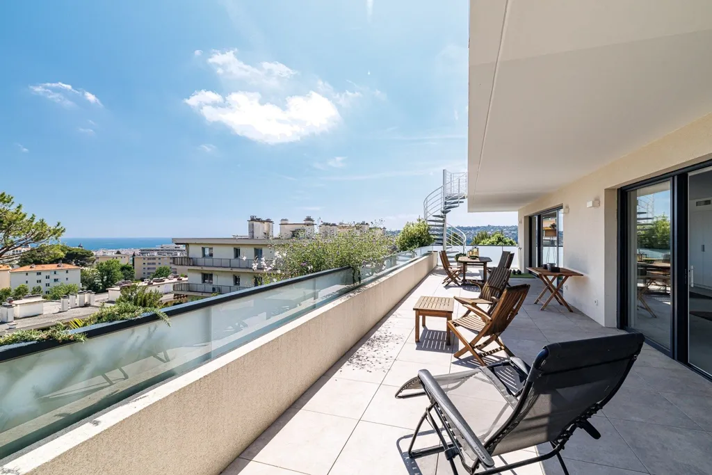 Rõdu - Penthouse with Rooftop Terrace in Cimiez, Nice