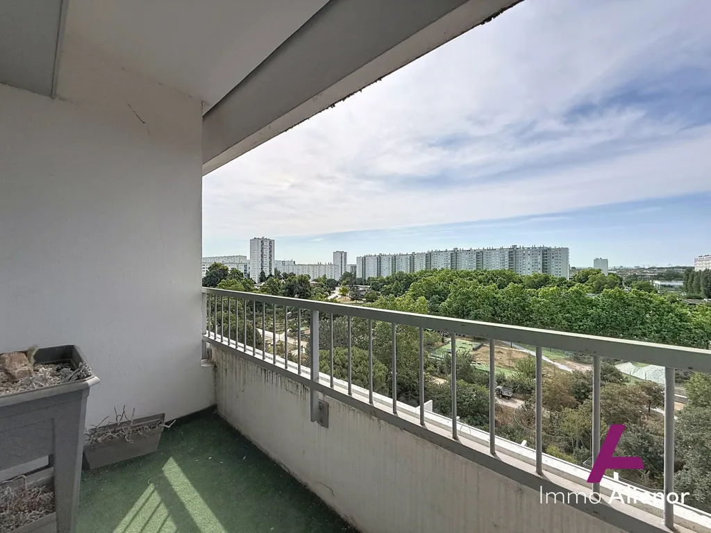 Balkon - 2-Bedroom Apartment with Balcony in Bordeaux