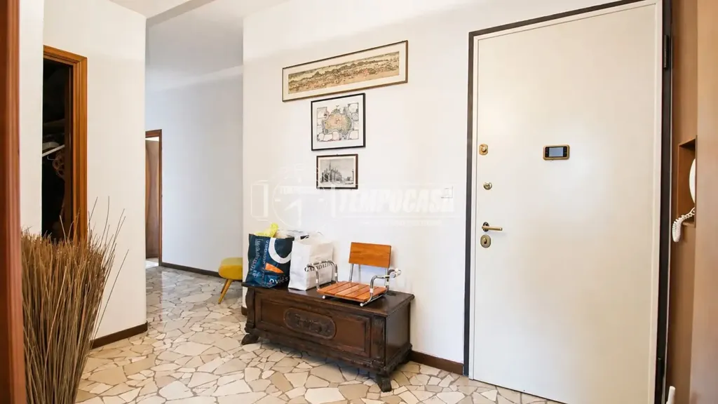 Ingresso - Duplex with Balcony in Milan