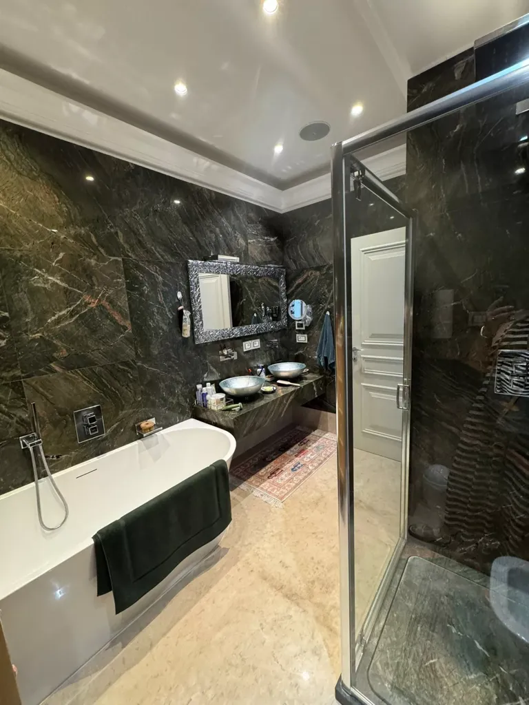 Salles de bain - Appartement Luxueux avec Vue Mer à Menton