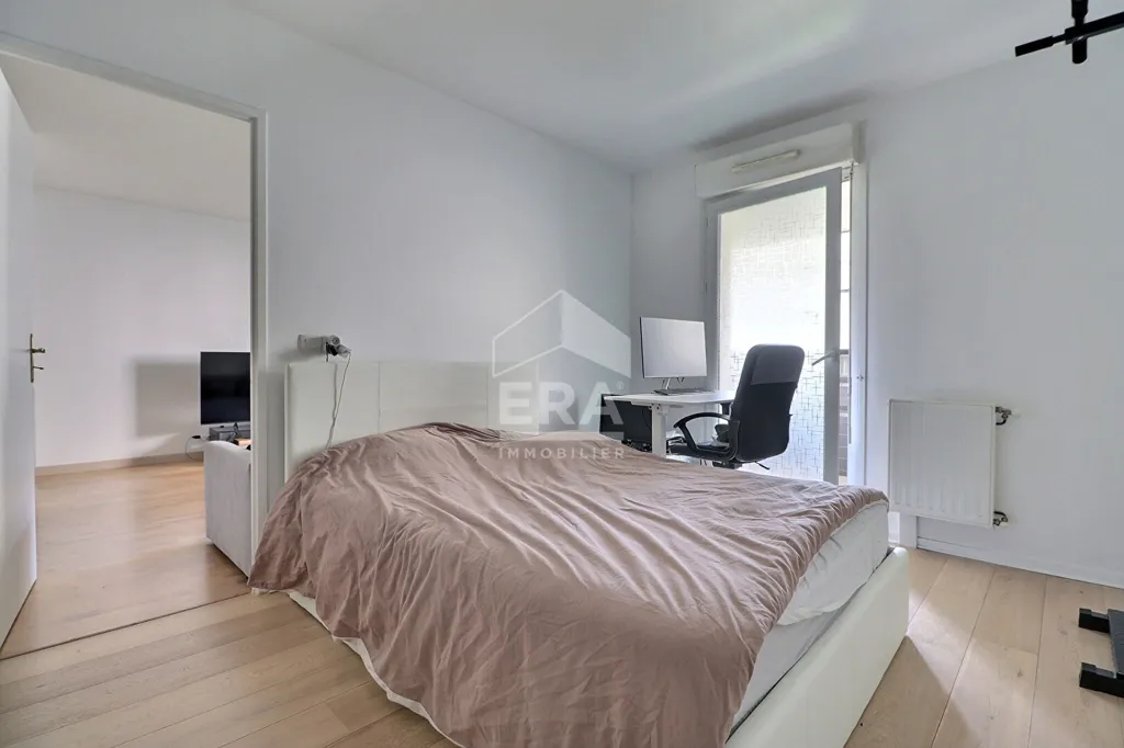 Chambres - Appartement 2 Pièces avec Terrasse à Bobigny