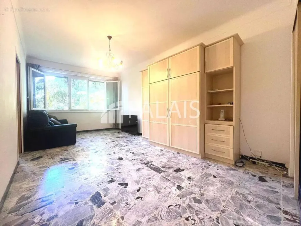 Chambres - Appartement 2 pièces avec cave à Nice Ouest