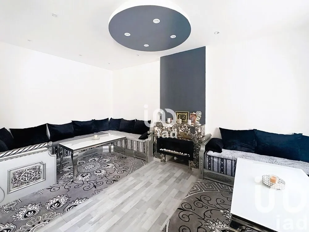 Living Room - Duplex with 6 Bedrooms in Millau