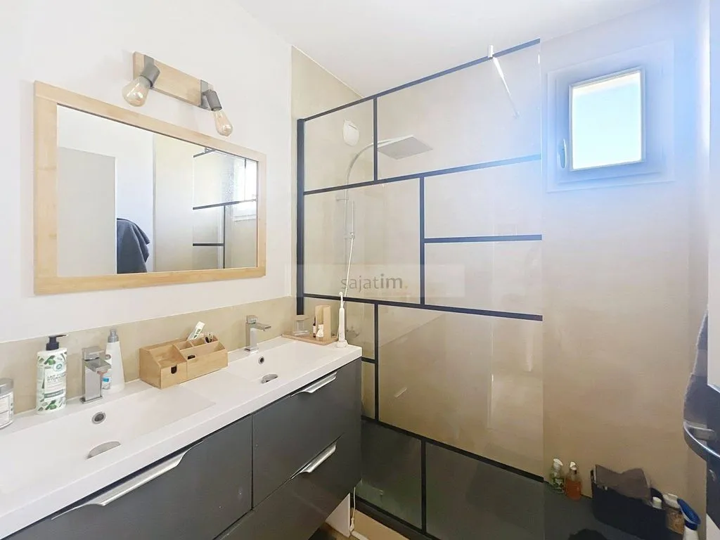Vannitoad - Luxury T3 Apartment with Terrace in La Ciotat