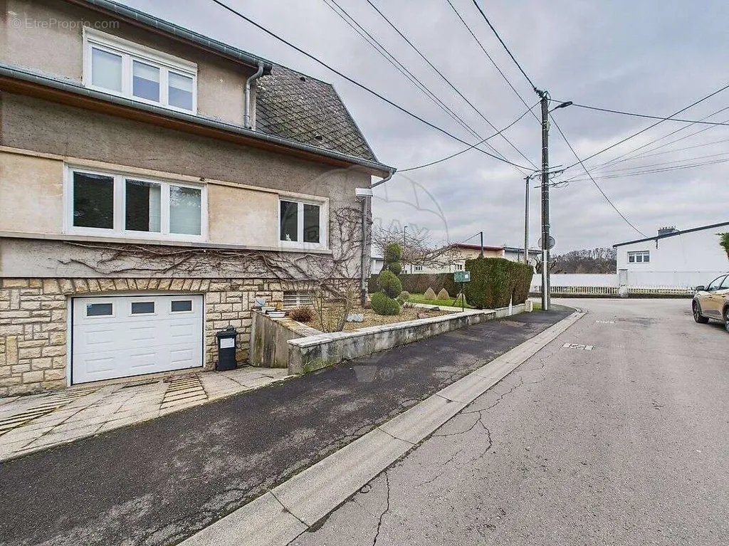 Välivaade - Detached House with Garage in Audun-le-Tiche
