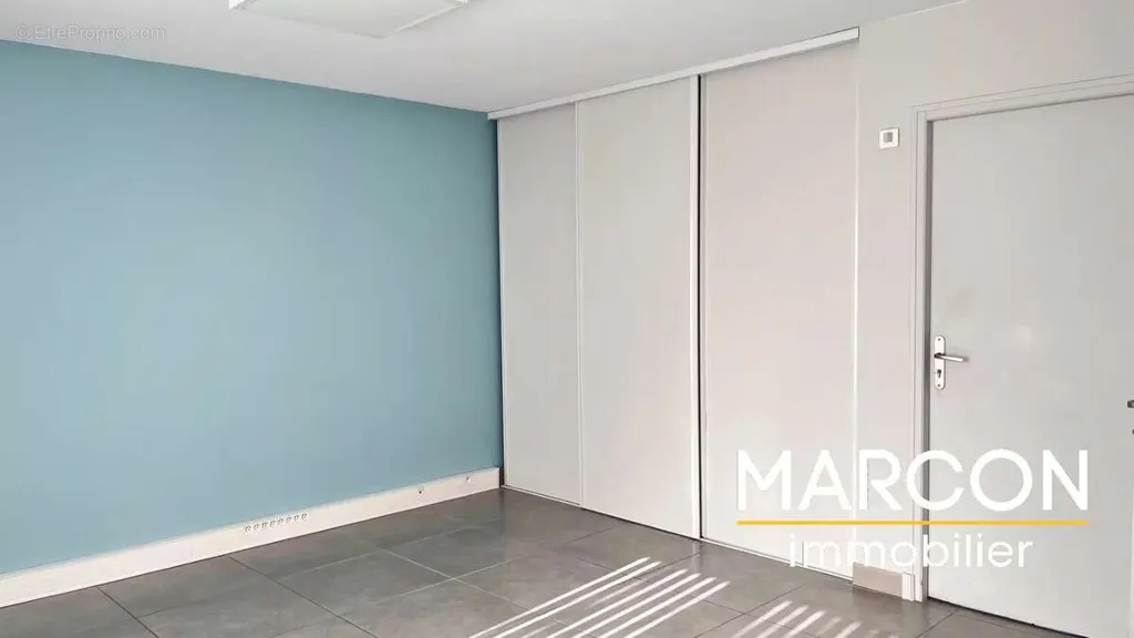 Toad - Professional Flat with Parking in Guéret