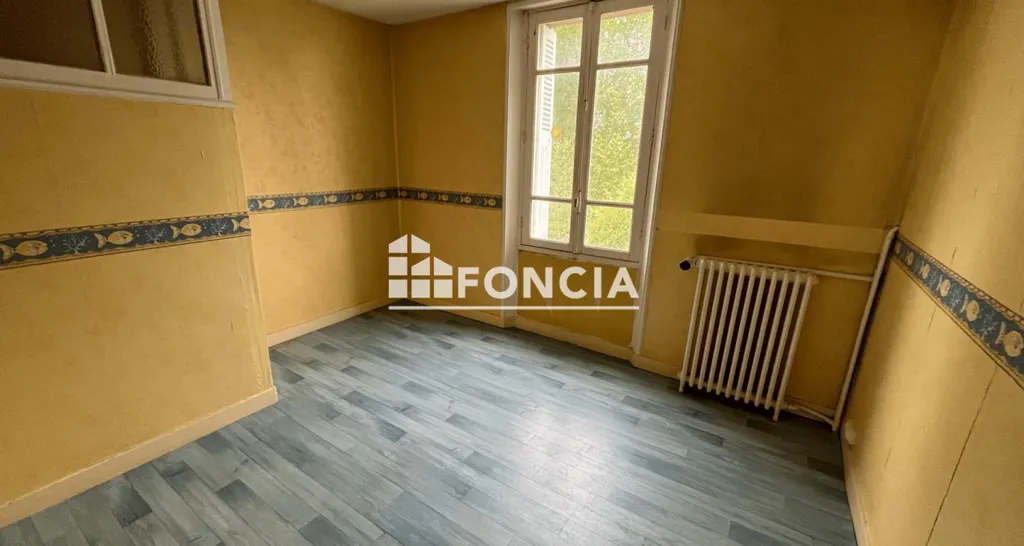 Rooms - House with Potential near Connerré Centre