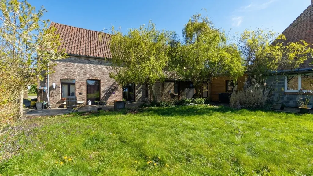 Aed - Charming Villa with Terrace in Papignies