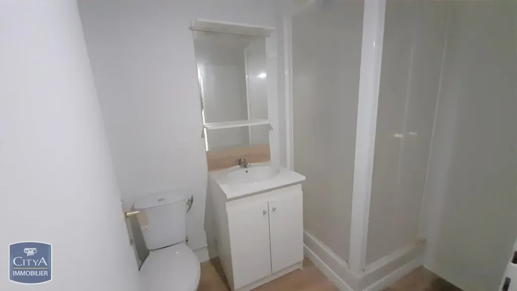 Bathrooms - Studio with Parking in Lille Vauban