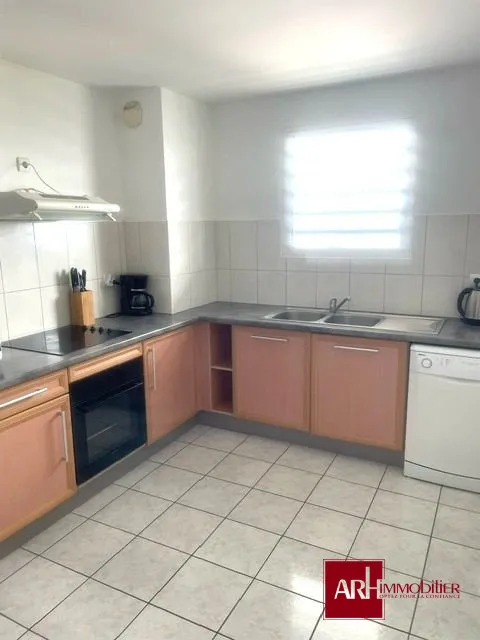 Köök - Furnished Flat with Ocean View in St Denis
