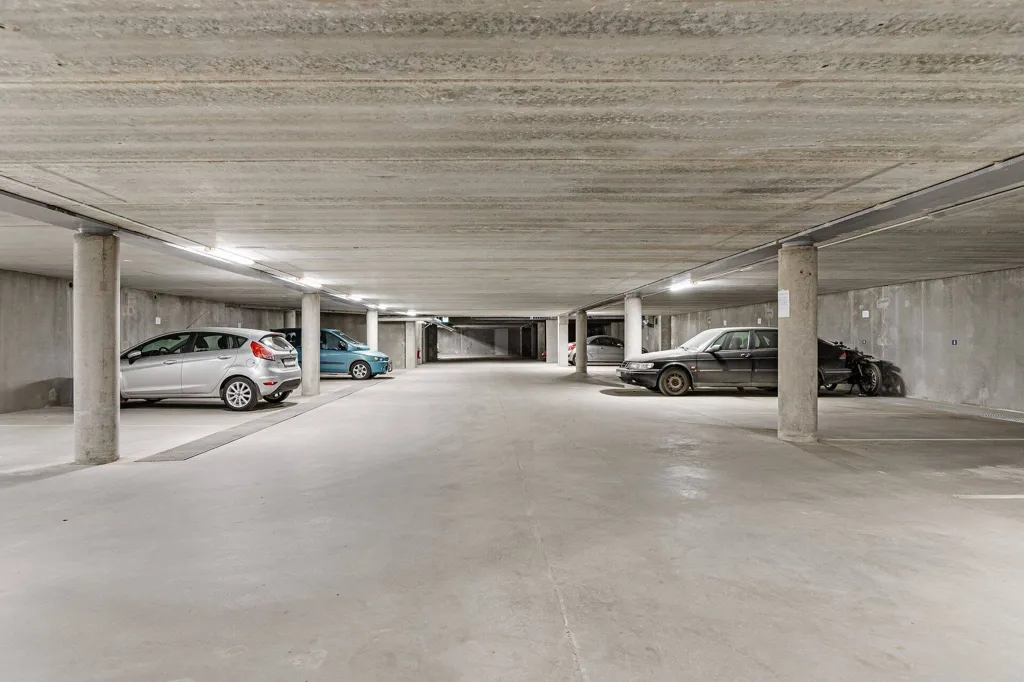 Garage - Modern Flat with City Views in Linköping