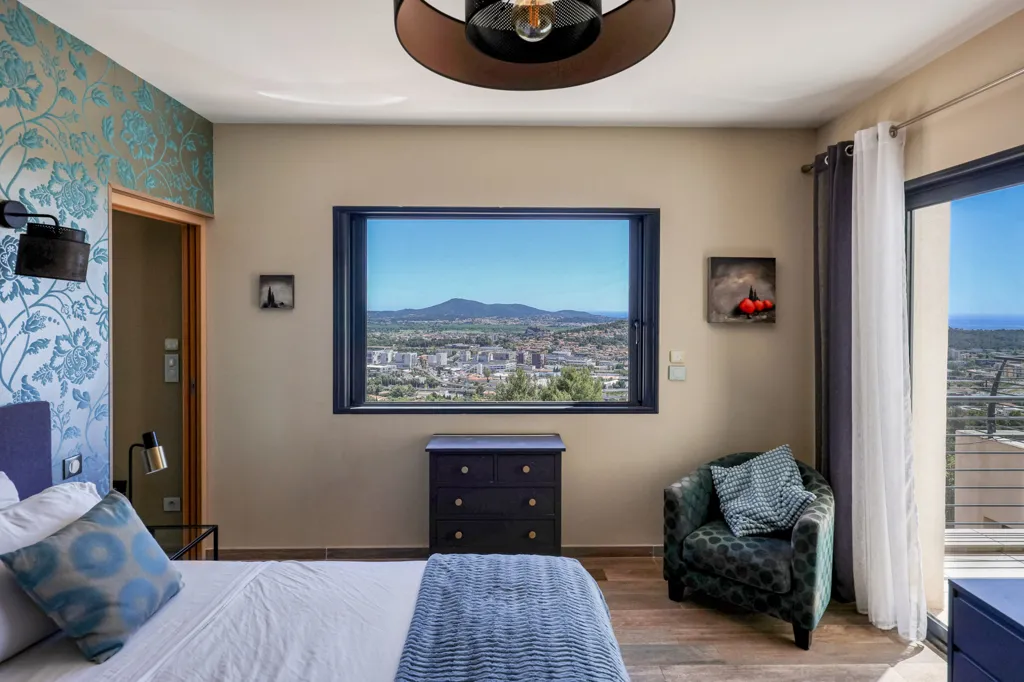 Chambres - Villa avec Vue Panoramique sur la Mer à Saint-Mandrier