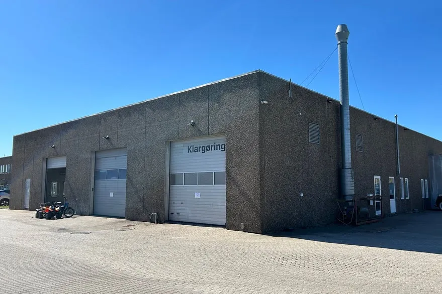 Extérieur - High-ceilinged Warehouse with Workshop in Roskilde