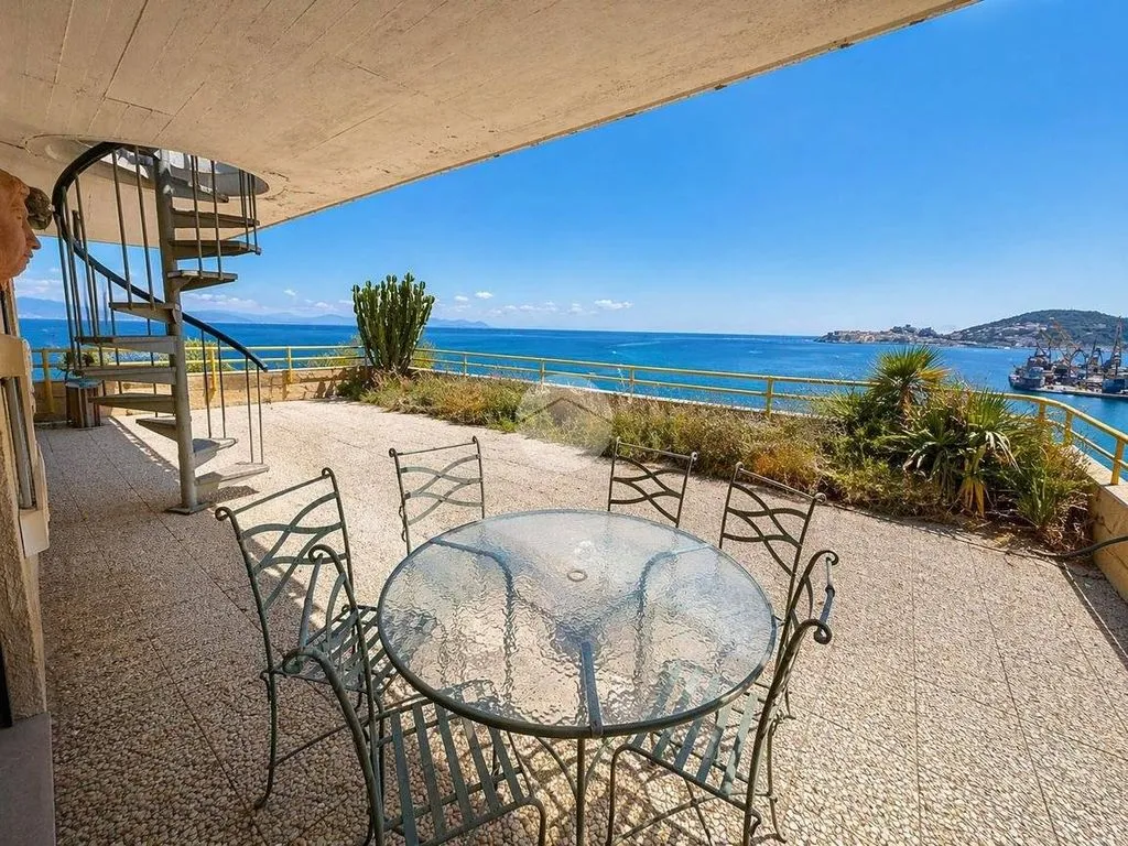 Terrass - Luxury Penthouse with Sea View in Gaeta