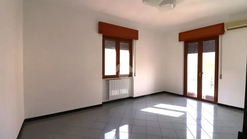 Pièces - Rearranged Apartment with Terrace in Marmore