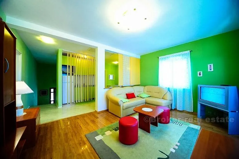 Elutuba - Newly Built Villa with Pool in Postira