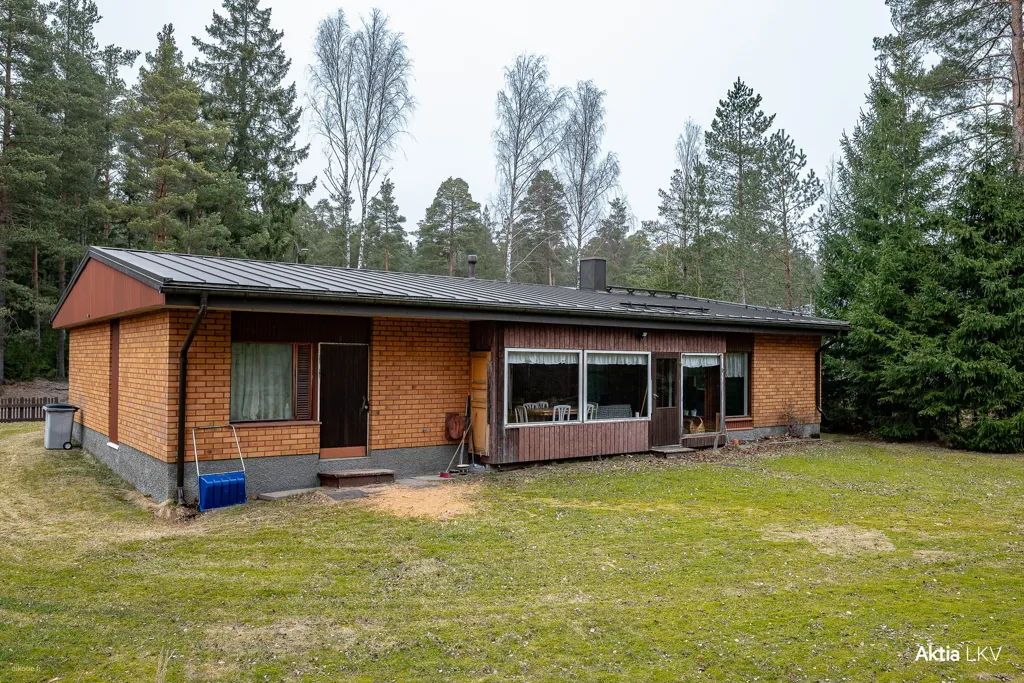 Extérieur - 1970s Brick Cottage with Garden in Karjaa
