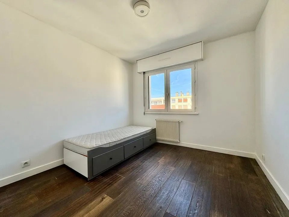 Chambres - Appartement T3 bis avec Balcon en Hyper Centre Annemasse