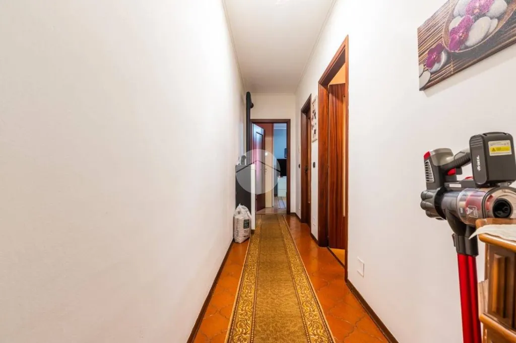 Entrée - Penthouse with Balcony in Narzole