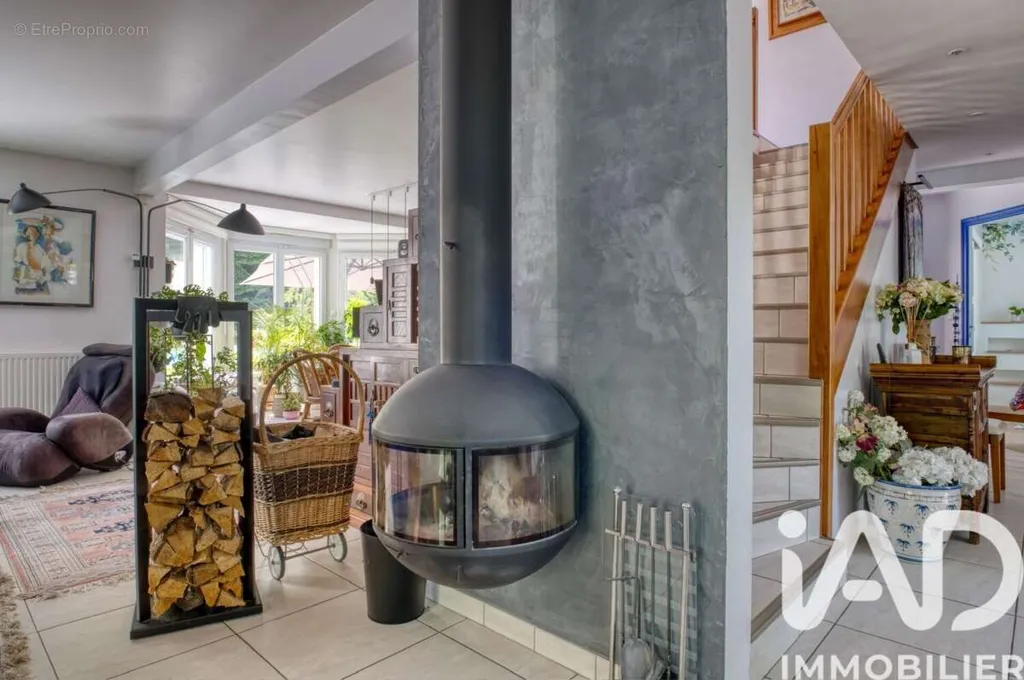 Maison Familiale avec Piscine à Pierrefonds