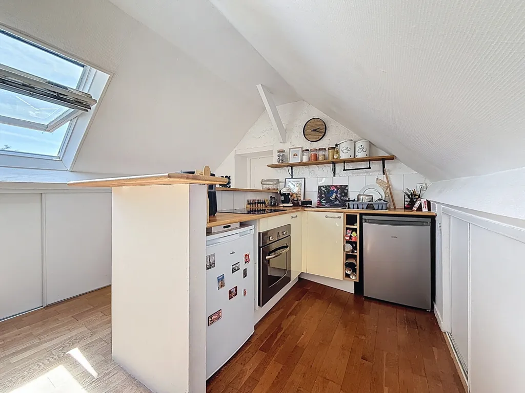 Cuisine - Appartement Meublé avec Parking à L'Isle-Adam