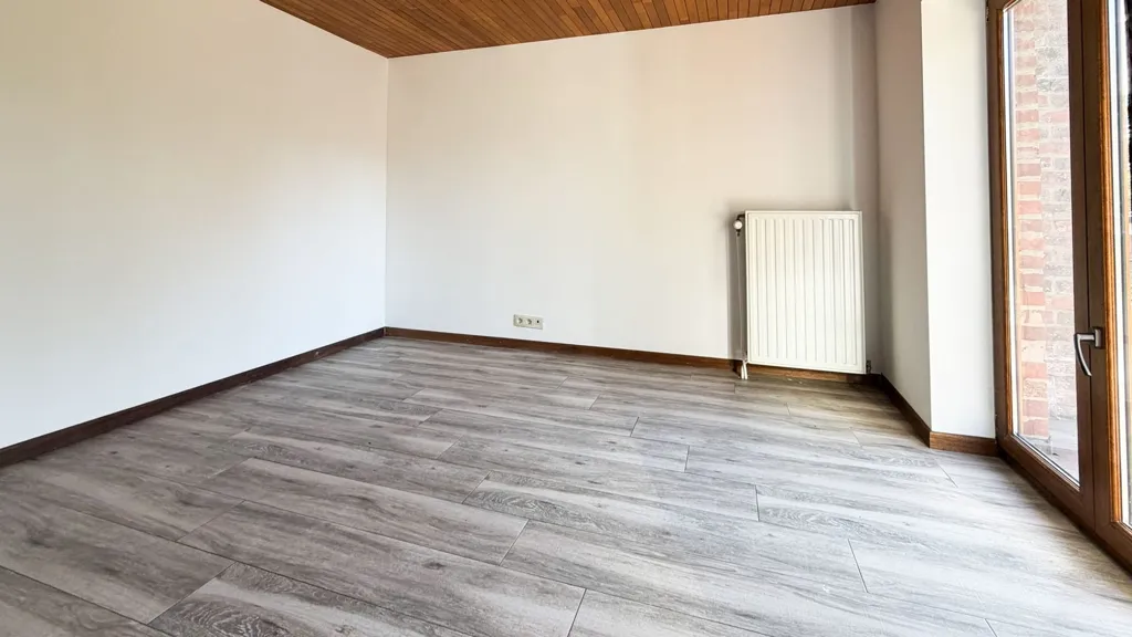 Pièces - Villa Rénovée avec Jardin et Bureau à Proximité des Axes