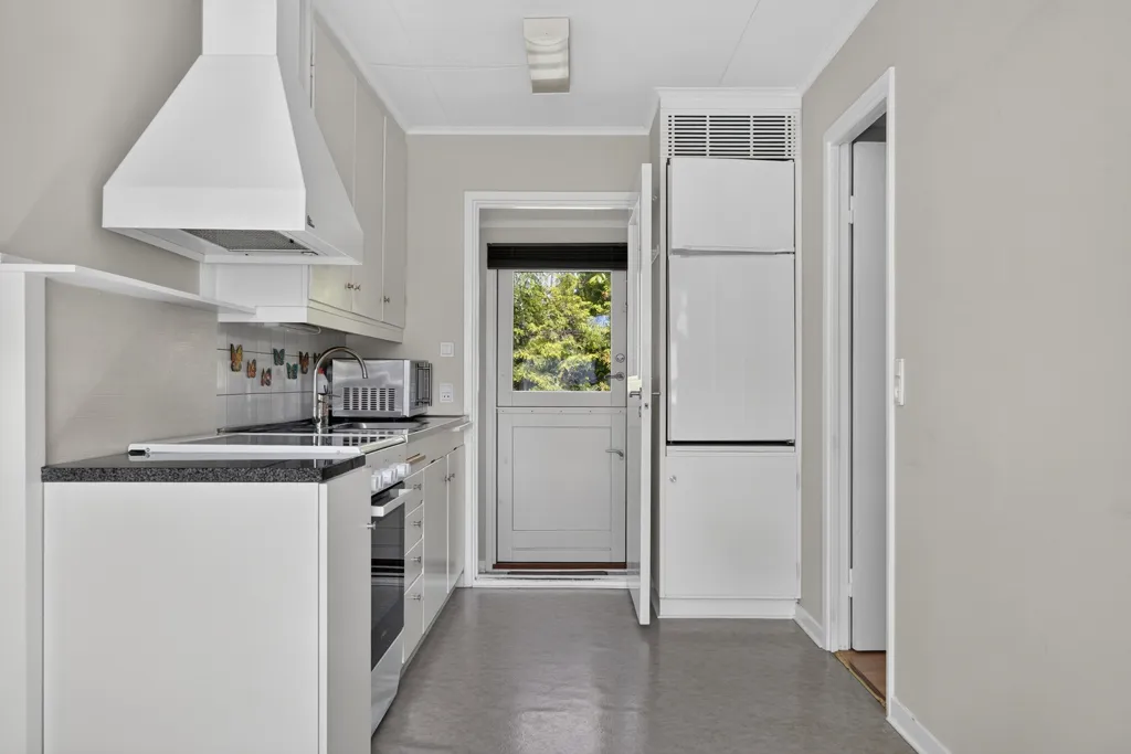 Kitchen - Well-Maintained Summerhouse with Garden in Rågeleje