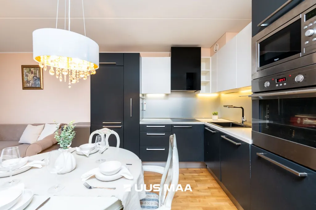 Cuisine - Spacious Apartment with Sauna in Kadriorg