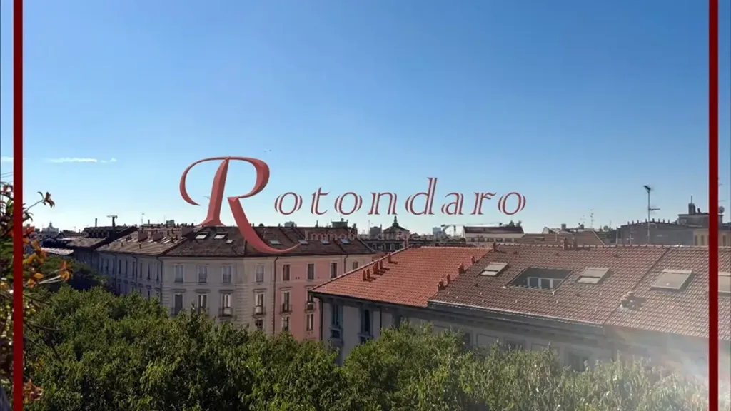 Balcon - Mansarded Flat with Balcony in Milan