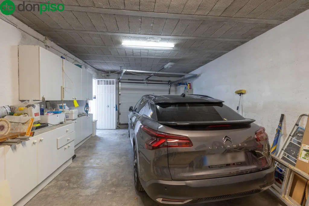 Garage - Chalet with Private Pool in Calle del Abedul