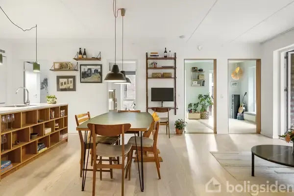 Söögituba - Corner Flat with Abundant Light in Copenhagen V