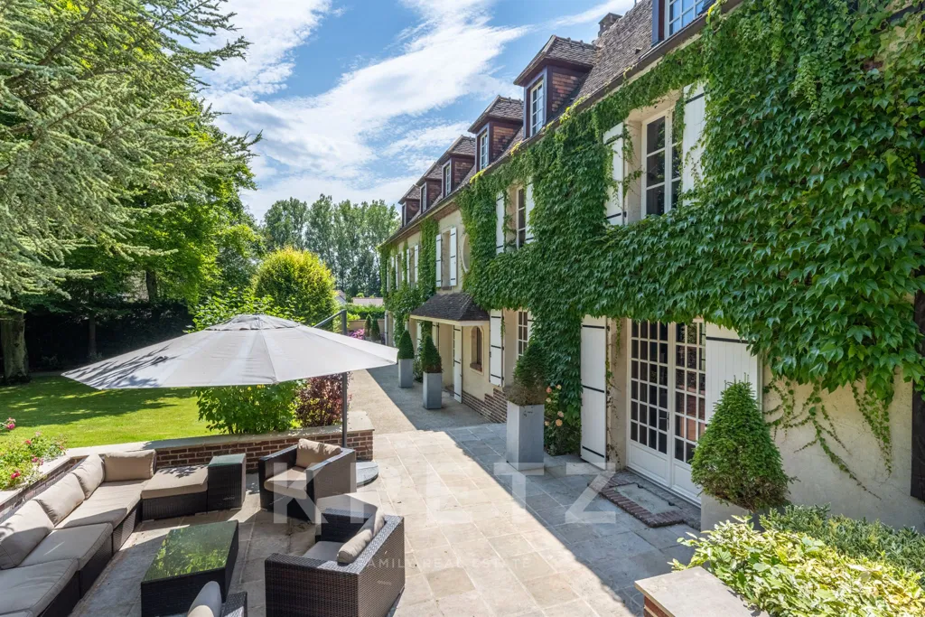 Terrasse - Propriété de Caractère avec Piscine à Neauphle-le-Vieux