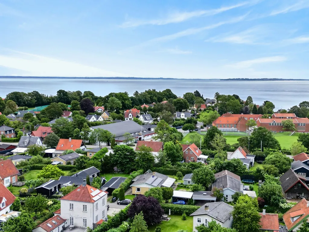 Õhuvaade - Villa with Garden in Humlebæk