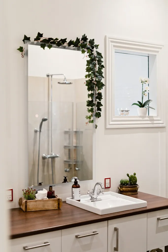 Bathrooms - Historic Manor with Garden in Midtsjælland
