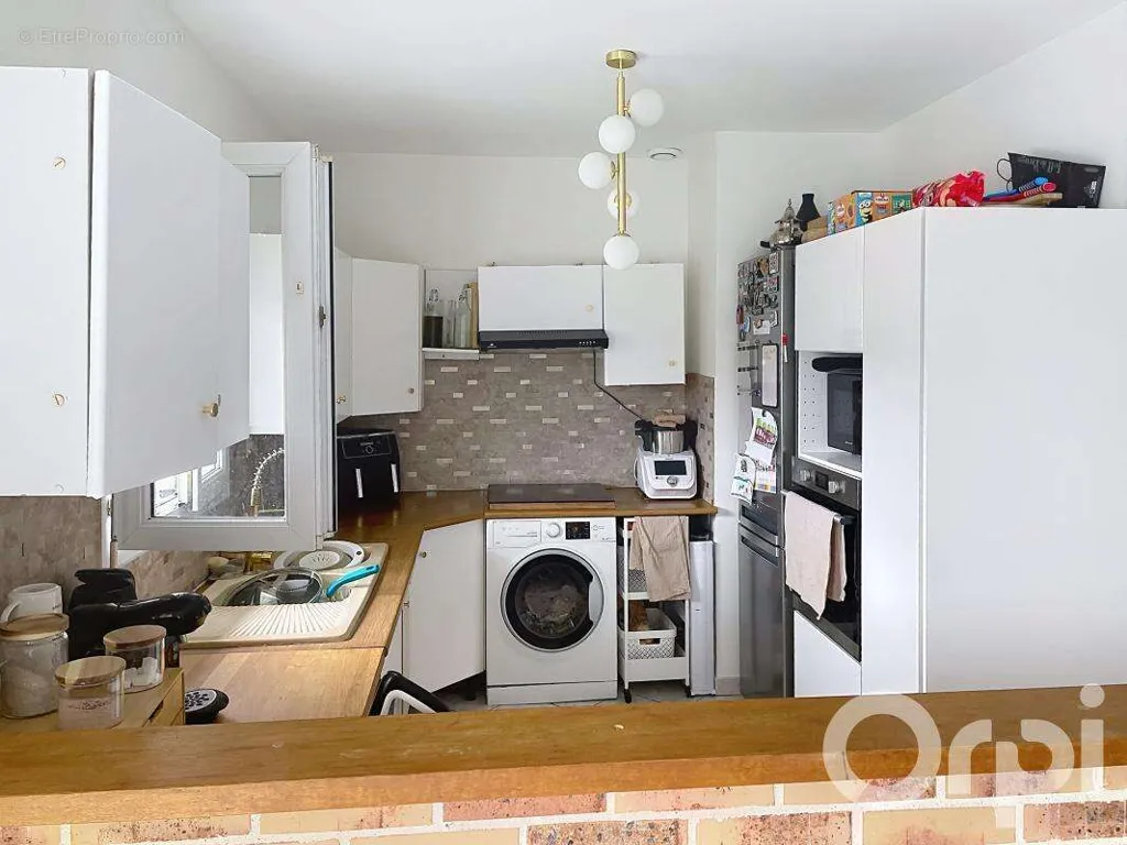 Cuisine - Immeuble Mixte avec Atelier et Appartement Loué à Saulx-les-Chartreux