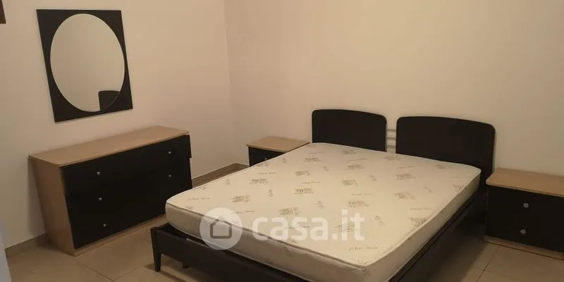 Camere da letto - Appartamento al piano seminterrato con veranda a Ragusa