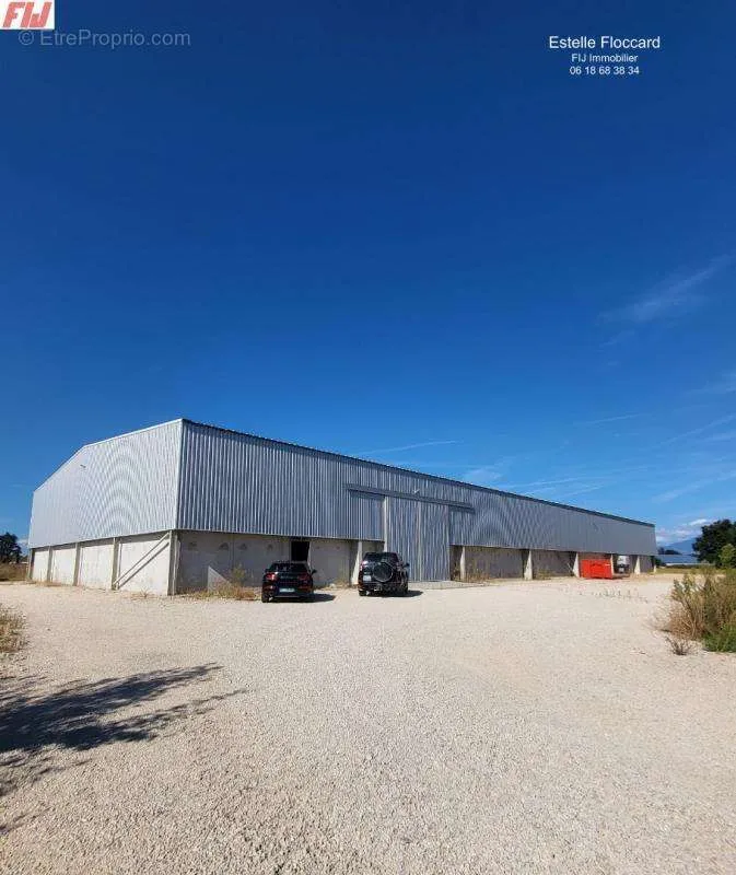Exterior - Agricultural Warehouse with Large Land in Bedarrides