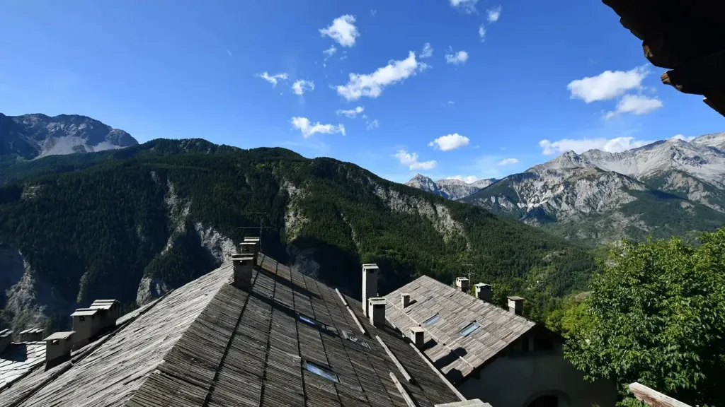 Terrasse - Apartment with Mountain View in Bardonecchia Gleise