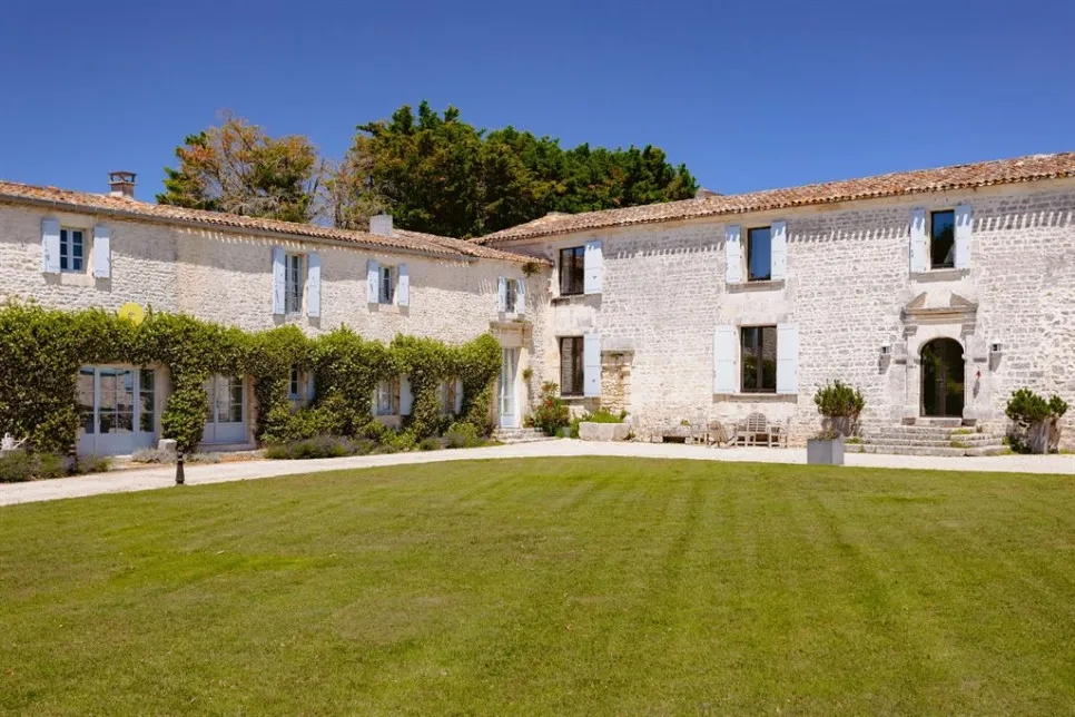 Extérieur - Logis Historique avec Piscine près de Royan