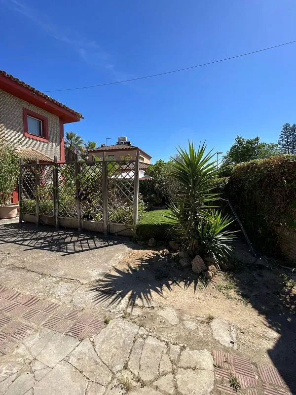 Garden - Chalet with Pool and Terrace in Montequinto