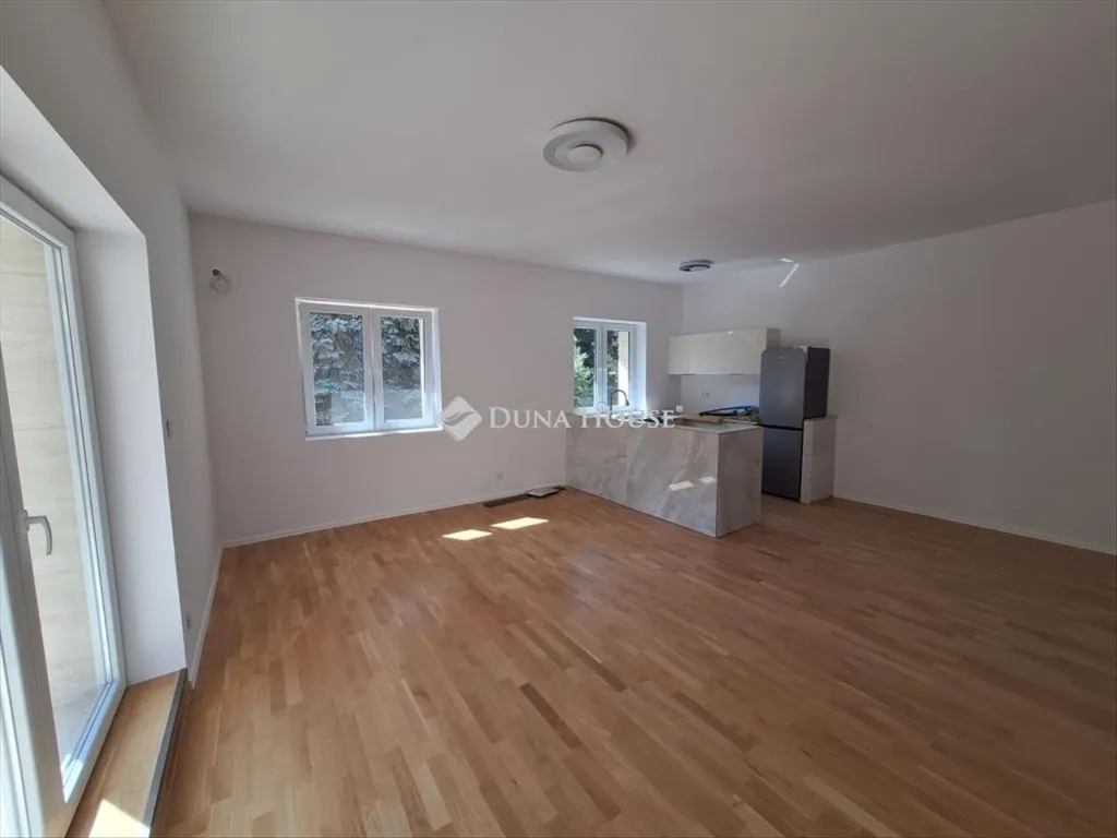 Köök - Modern Apartment with Garden View in Budapest 2nd District